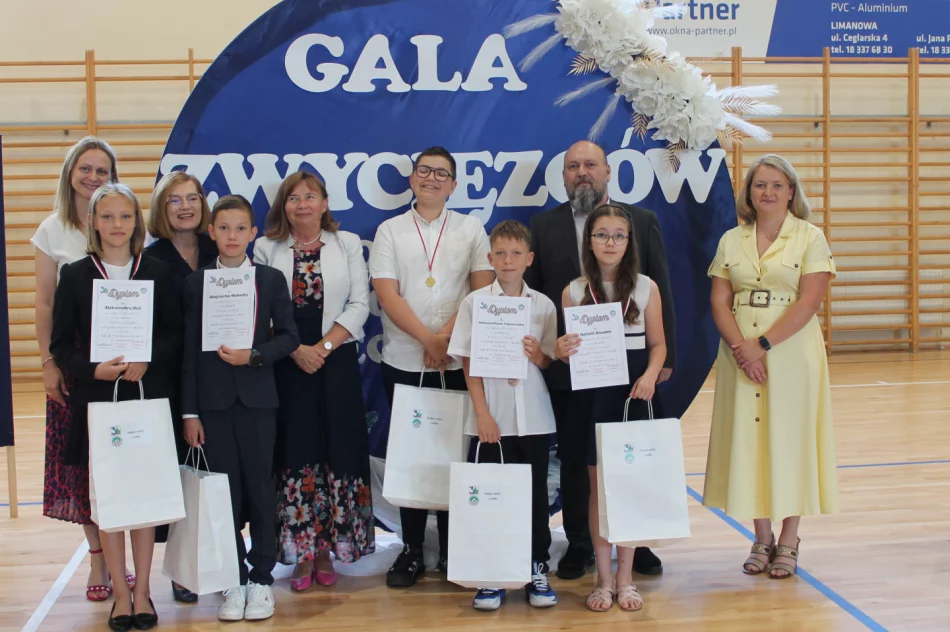 Gala Zwycięzców – święto 60-lecia Szkoły Podstawowej Nr 3 - zdjęcie 13