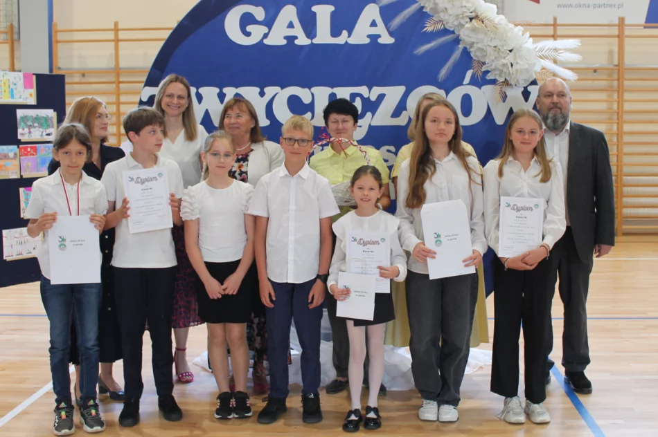 Gala Zwycięzców – święto 60-lecia Szkoły Podstawowej Nr 3 - zdjęcie 17