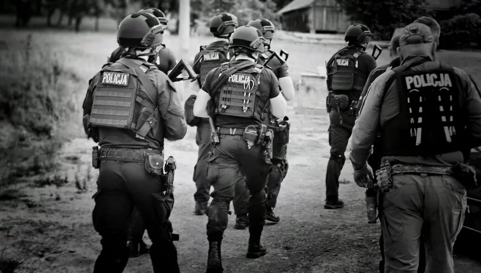 Strzelanina - noc i drugi dzień poszukiwań Tadeusza Dudy. Black Hawk znów w powietrzu - zdjęcie 1