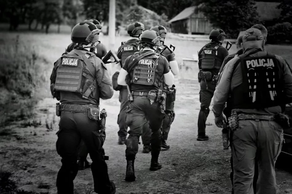 Strzelanina - noc i drugi dzień poszukiwań Tadeusza Dudy. Black Hawk znów w powietrzu - zdjęcie 4