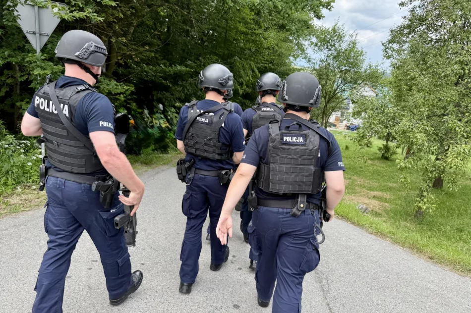 Strzelanina - noc i drugi dzień poszukiwań Tadeusza Dudy. Black Hawk znów w powietrzu - zdjęcie 6