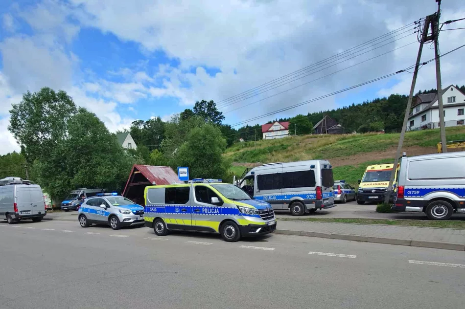 Strzelanina - noc i drugi dzień poszukiwań Tadeusza Dudy. Black Hawk znów w powietrzu - zdjęcie 12