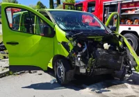 Zderzenie dwóch samochodów, jedna osoba trafiła do szpitala - zdjęcie główne
