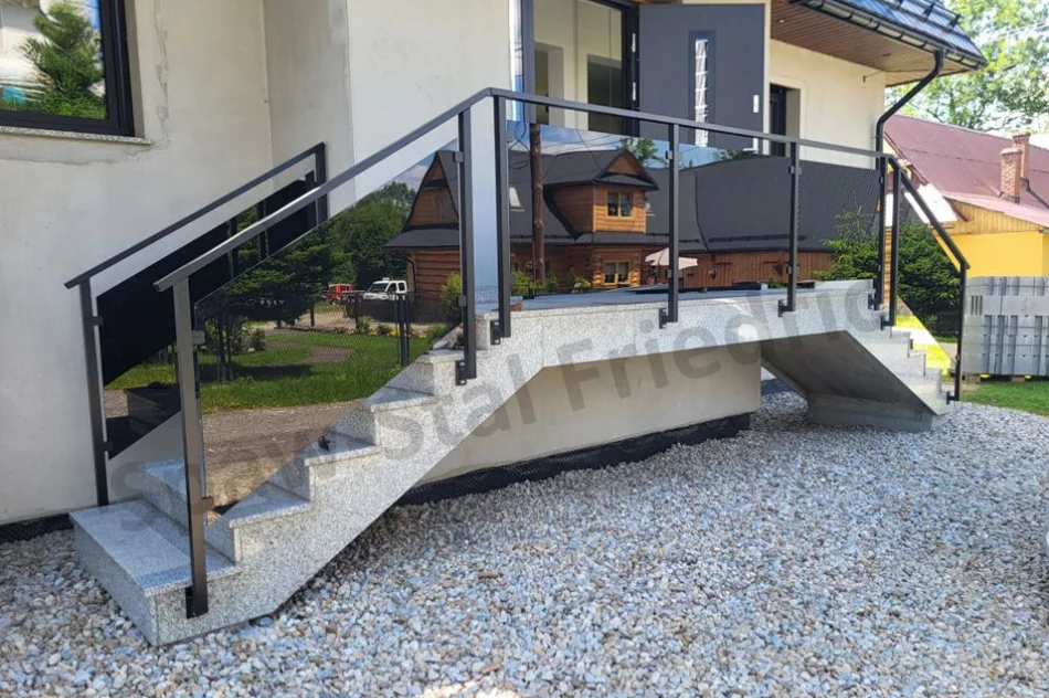 Bramy, balustrady,zadaszenia,schody-stal czarna i aluminium - zdjęcie 9