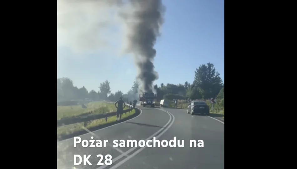 Pożar samochodu na DK28 - zdjęcie 1