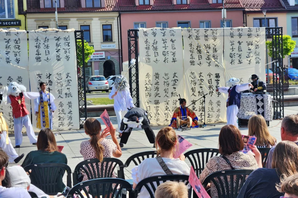 Spektakl koreańskiej grupy na otwarcie ULICA Festival (ZDJĘCIA) - zdjęcie 2