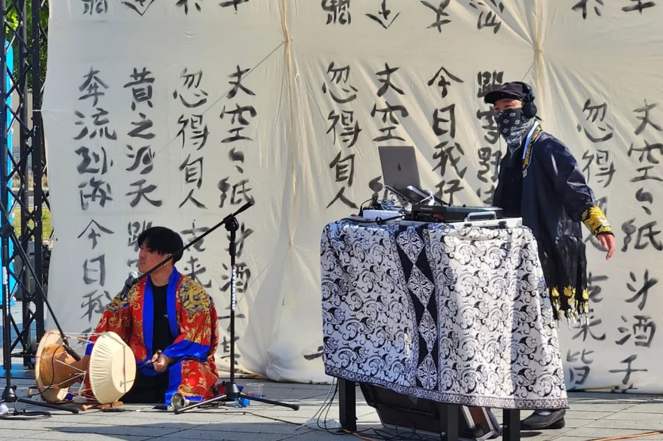Spektakl koreańskiej grupy na otwarcie ULICA Festival (ZDJĘCIA) - zdjęcie 4