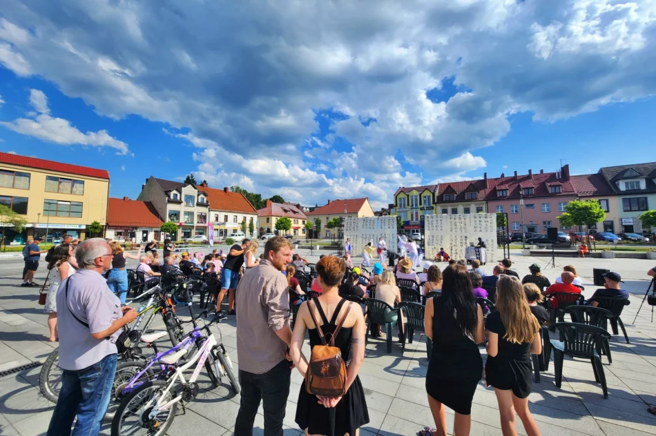 Spektakl koreańskiej grupy na otwarcie ULICA Festival (ZDJĘCIA) - zdjęcie 12