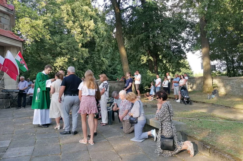 Na Jabłońcu odbyła się tradycyjna lipcowa Msza Święta - zdjęcie 17