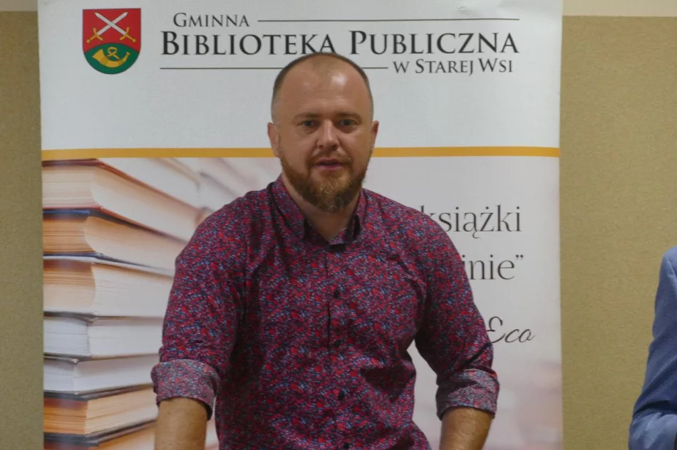 Wojciech Chmielarz w Bibliotece w Pisarzowej - zdjęcie 2