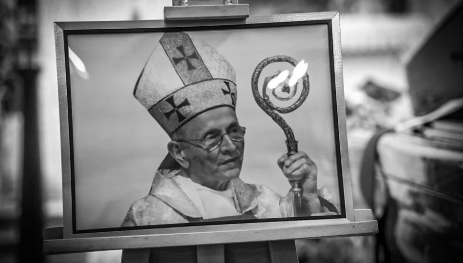 Pogrzeb bp. Władysława Bobowskiego. Duchowny spocznie w rodzinnej miejscowości - zdjęcie 1