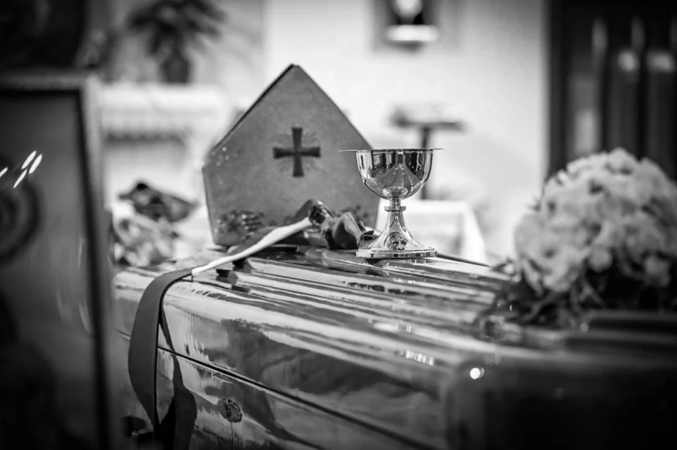 Pogrzeb bp. Władysława Bobowskiego. Duchowny spocznie w rodzinnej miejscowości - zdjęcie 2