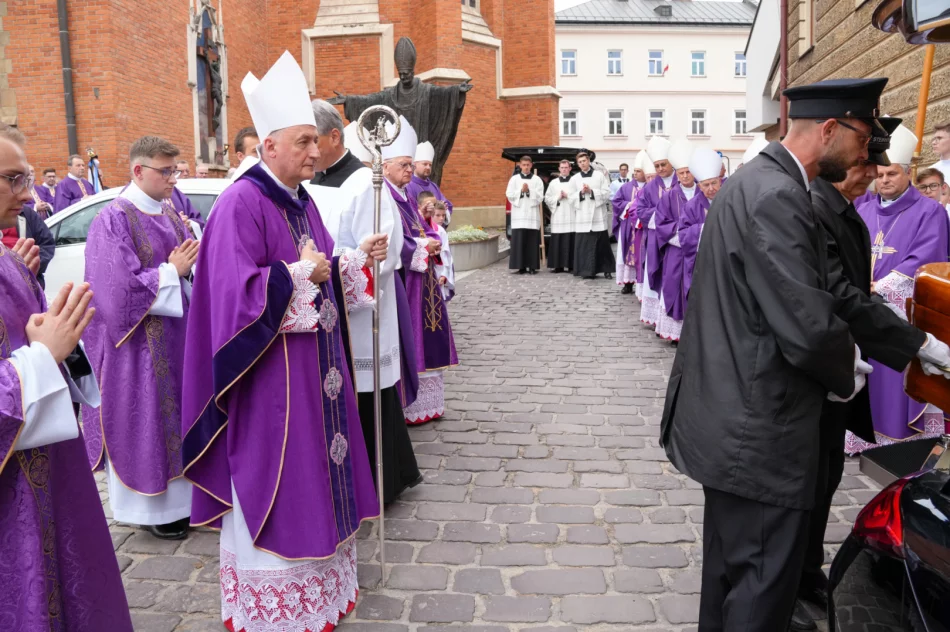 "Dobre czyny idą za nim przed Boży tron" - zdjęcie 9