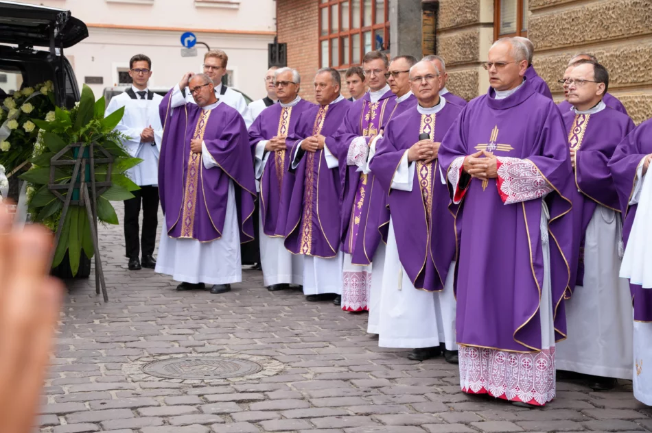 "Dobre czyny idą za nim przed Boży tron" - zdjęcie 12