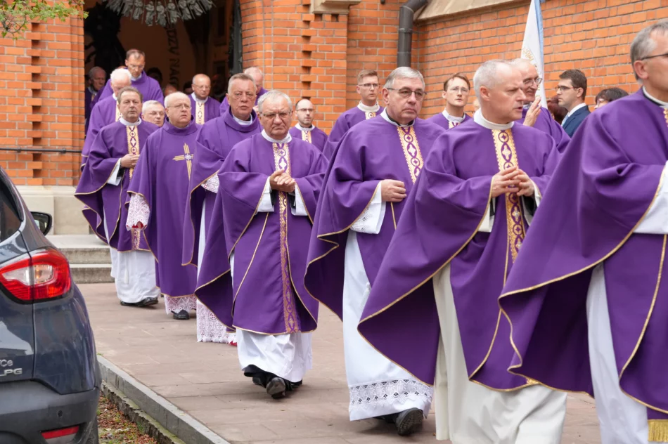 "Dobre czyny idą za nim przed Boży tron" - zdjęcie 14