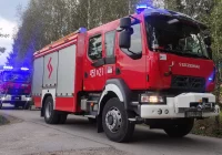 Pożar budynku gospodarczego. Na miejscu kilka jednostek straży - zdjęcie główne