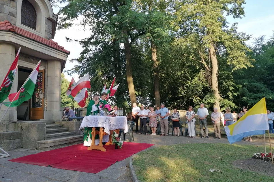 Eucharystia na Jabłońcu odprawiona zgodnie z tradycją - zdjęcie 4