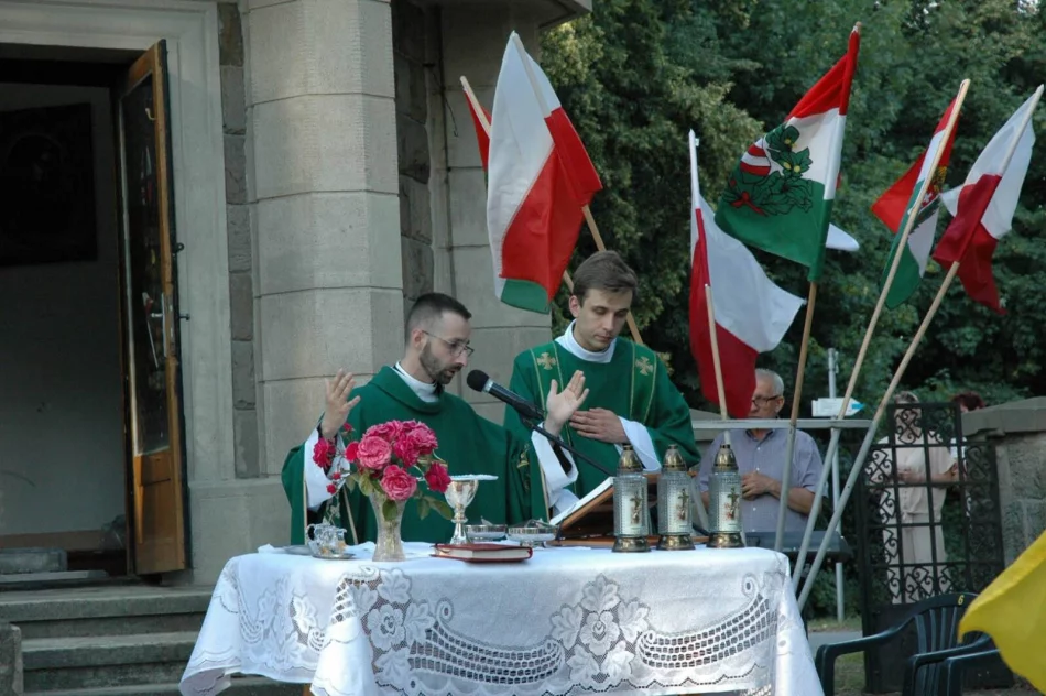 Eucharystia na Jabłońcu odprawiona zgodnie z tradycją - zdjęcie 12