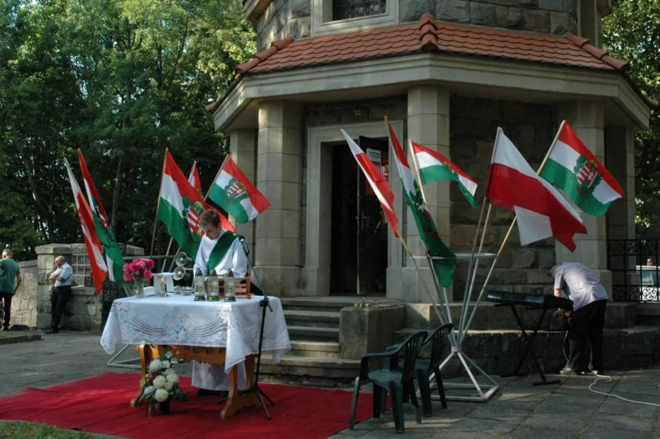 Eucharystia na Jabłońcu odprawiona zgodnie z tradycją - zdjęcie 14