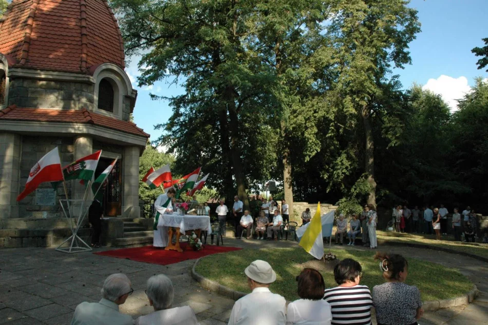 Eucharystia na Jabłońcu odprawiona zgodnie z tradycją - zdjęcie 19