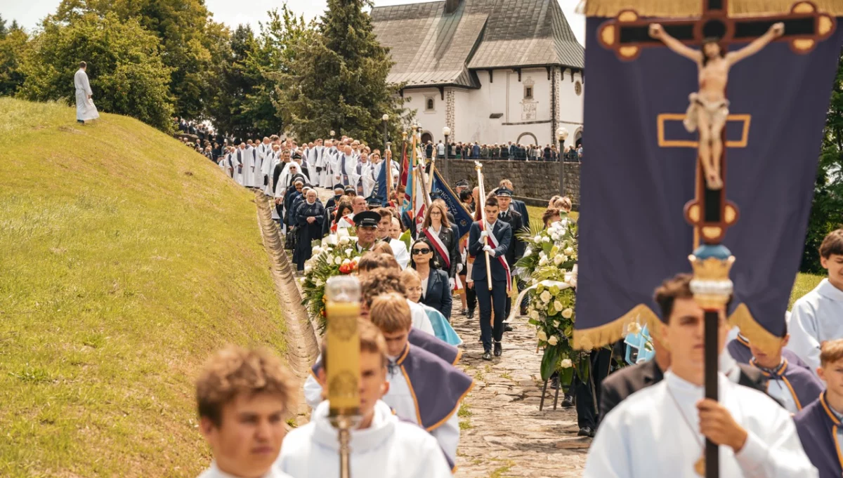 Pogrzeb śp. biskupa Władysława Bobowskiego w Tropiu