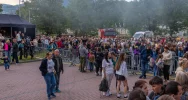 Zakopower na Dniach Limanowej. Koncert gwiazdy wieczoru w strugach deszczu (ZDJĘCIA) - zdjęcie 3