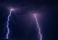 Ostrzeżenia IMGW: Burze z gradem i silnym wiatrem. Alert RCB - zdjęcie główne