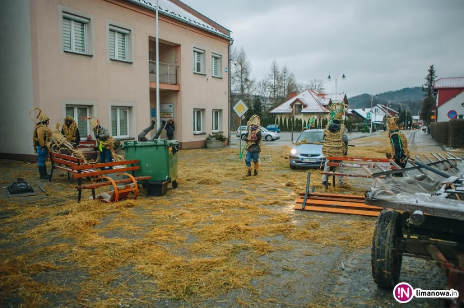 Dziady Śmiguśne w Dobrej 2018 - zdjęcie 9