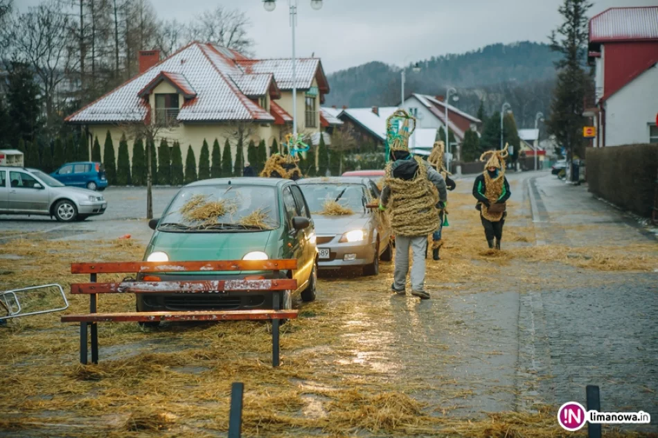Dziady Śmiguśne w Dobrej 2018 - zdjęcie 12