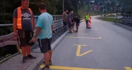 Przygotowania do wyścigu. Członkowie AMK pracują przy trasie - zdjęcie 3