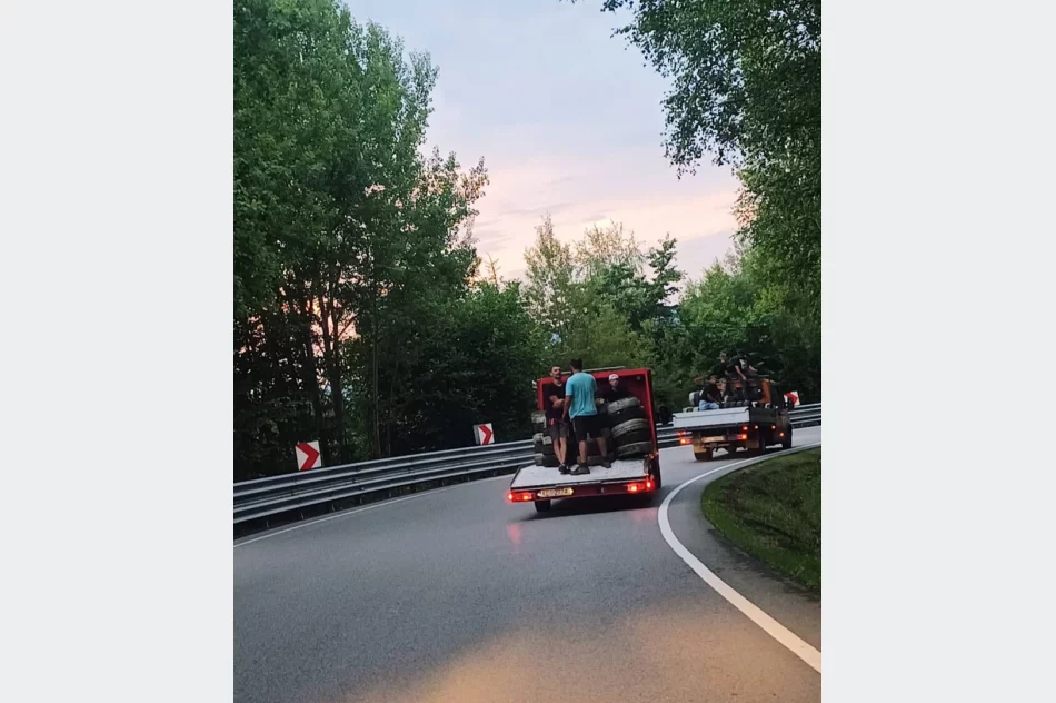 Przygotowania do wyścigu. Członkowie AMK pracują przy trasie - zdjęcie 4