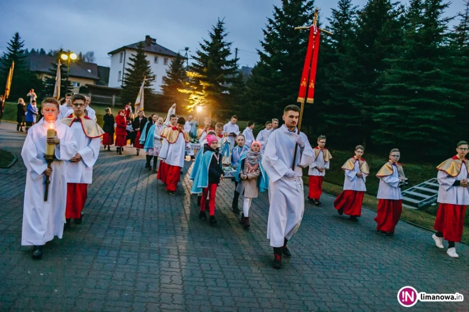 Procesja rezurekcyjna w Starej Wsi - zdjęcie 2