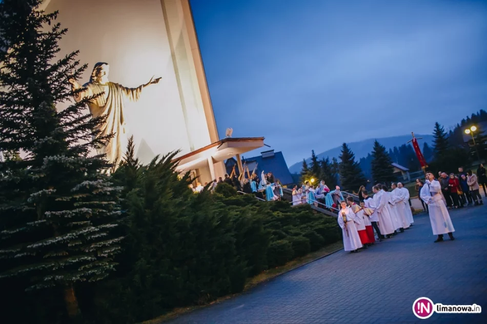 Procesja rezurekcyjna w Starej Wsi - zdjęcie 3