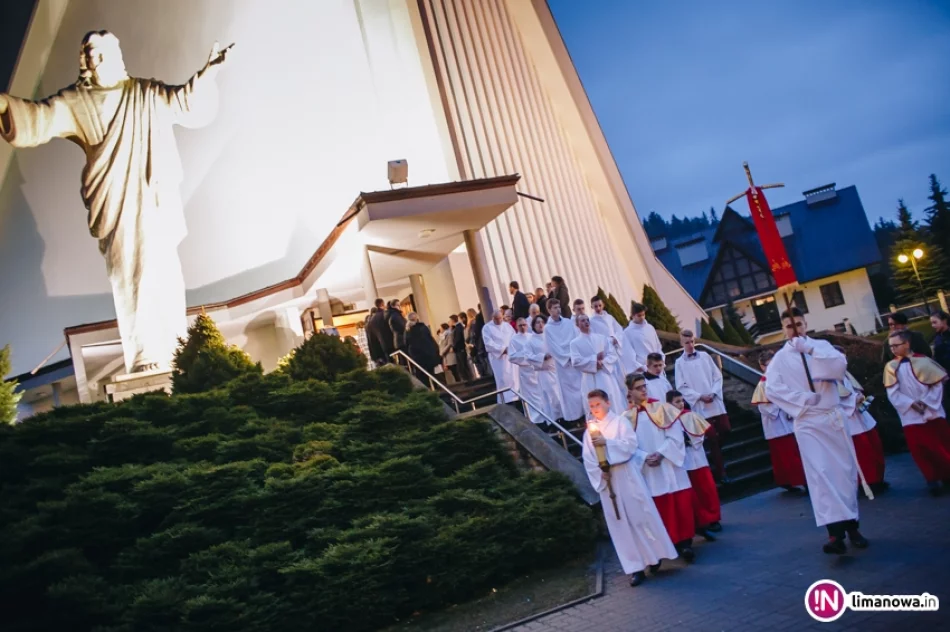 Procesja rezurekcyjna w Starej Wsi - zdjęcie 4