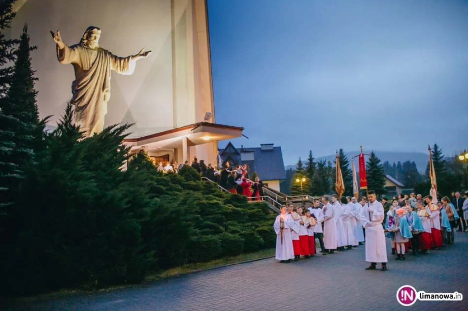 Procesja rezurekcyjna w Starej Wsi - zdjęcie 5