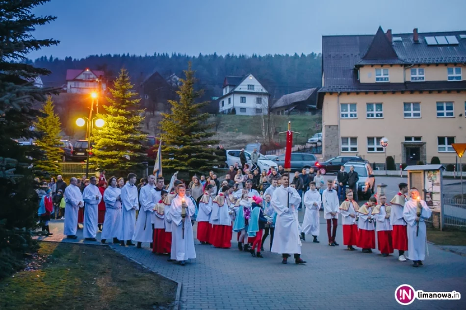 Procesja rezurekcyjna w Starej Wsi - zdjęcie 7