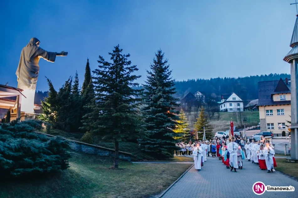 Procesja rezurekcyjna w Starej Wsi - zdjęcie 8