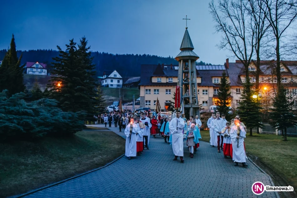 Procesja rezurekcyjna w Starej Wsi - zdjęcie 10