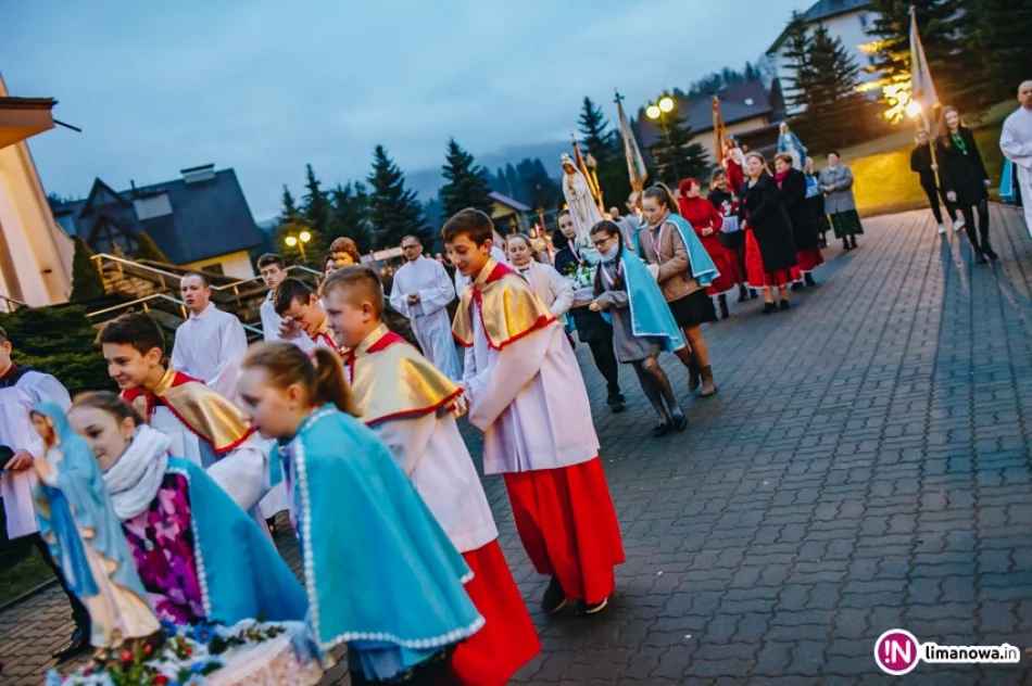 Procesja rezurekcyjna w Starej Wsi - zdjęcie 20
