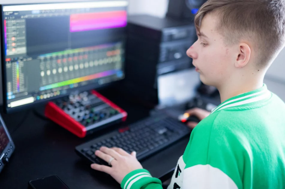 Limanowska orkiestra nagrywa teledysk w Paryżu - zdjęcie 3
