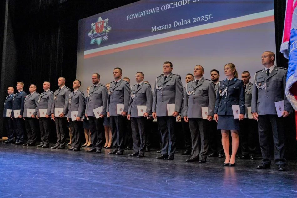 Święto policji: awanse, wyróżnienia i jubileusz kobiet - zdjęcie 13