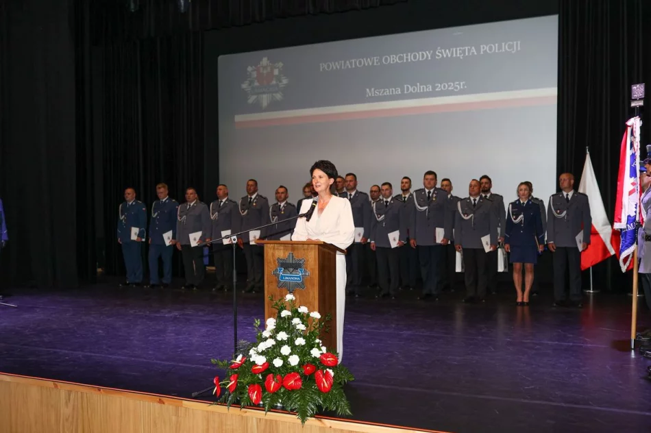 Święto policji: awanse, wyróżnienia i jubileusz kobiet - zdjęcie 15