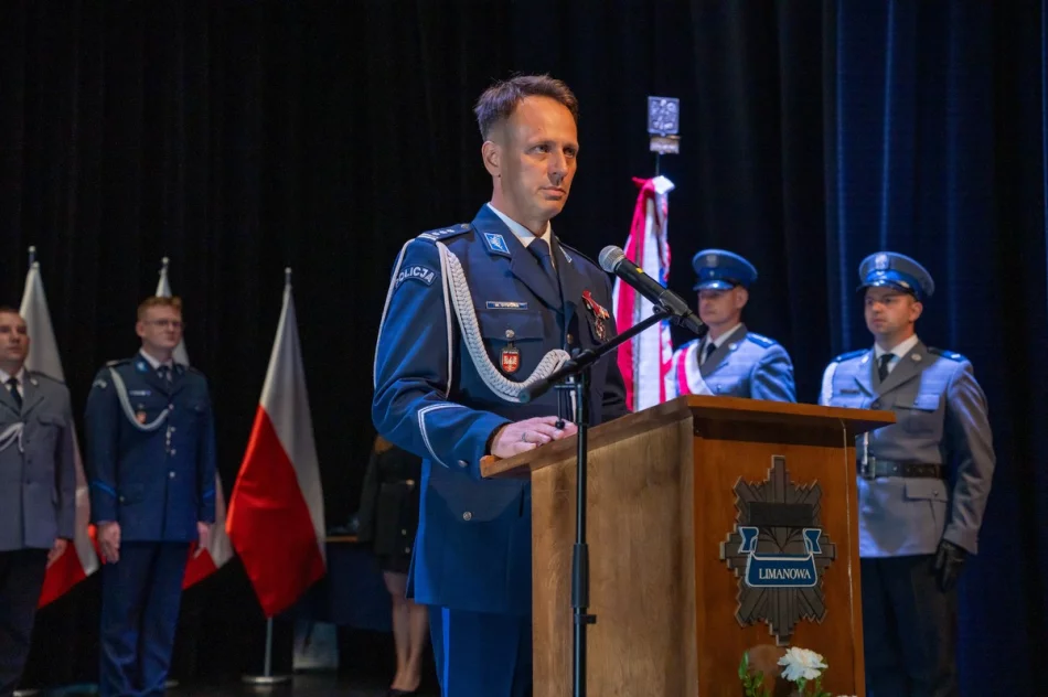 Święto policji: awanse, wyróżnienia i jubileusz kobiet - zdjęcie 16