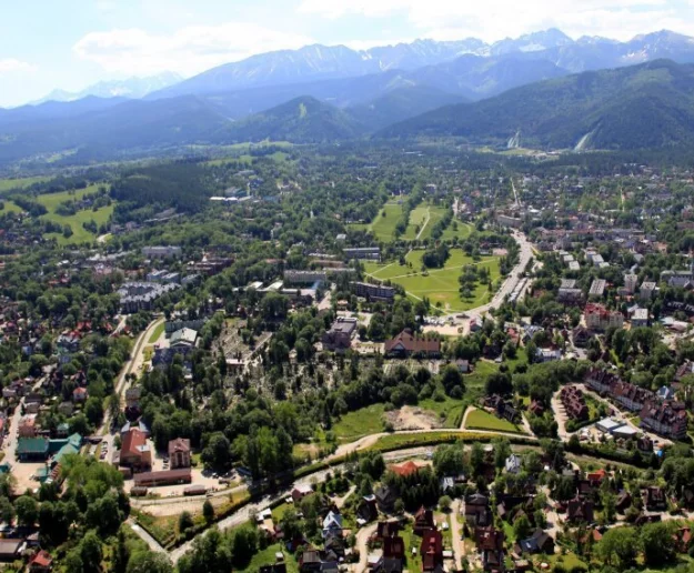 Turyści zapłacą za parkowanie także w weekendy i święta - zdjęcie główne