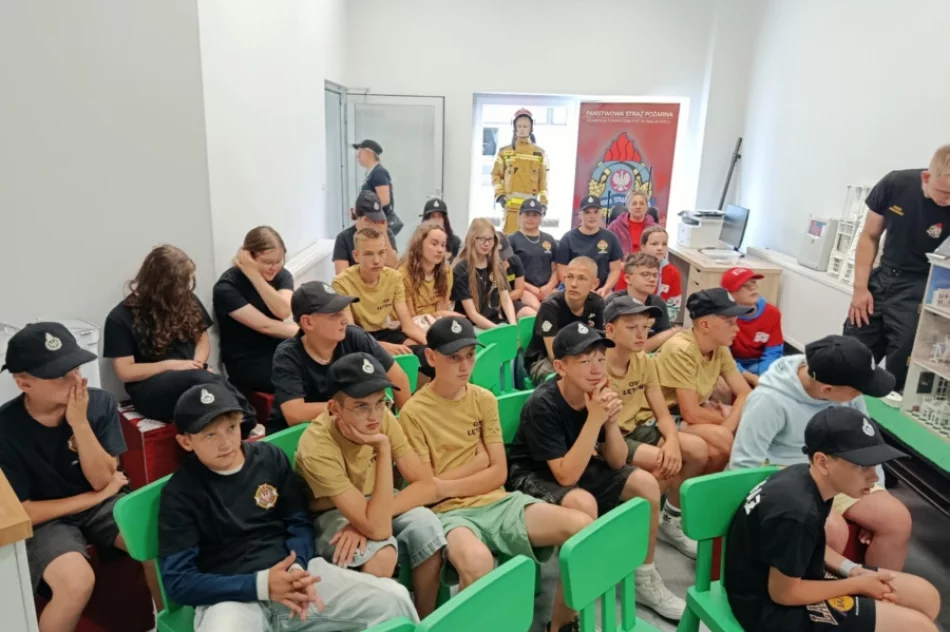 Młodzieżowe drużyny pożarnicze na letnim obozie szkoleniowym - zdjęcie 10