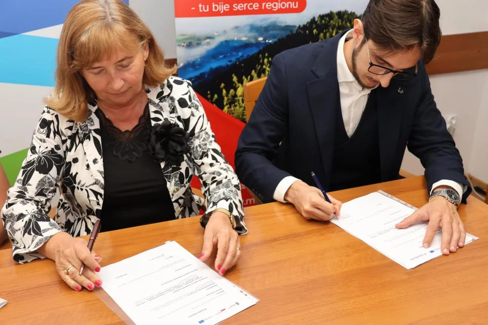 Nowy, ekologiczny Hyundai zasilił flotę Straży Miejskiej w Limanowej! - zdjęcie 9
