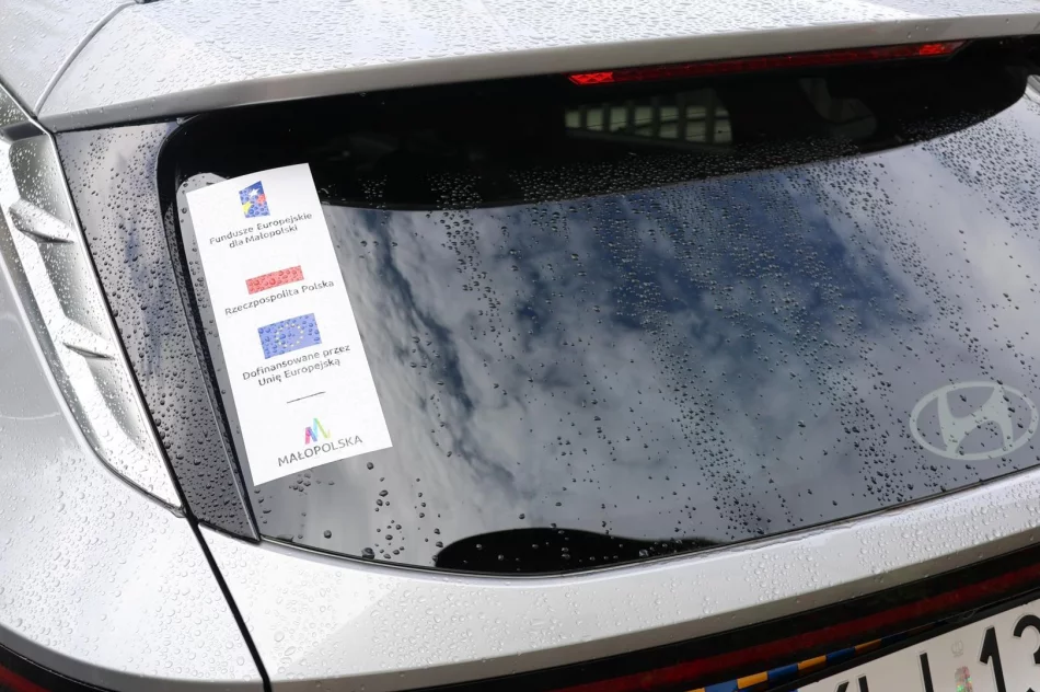 Nowy, ekologiczny Hyundai zasilił flotę Straży Miejskiej w Limanowej! - zdjęcie 10