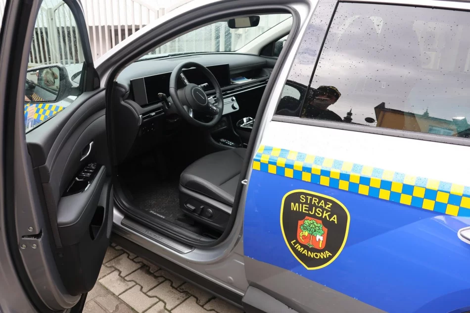 Nowy, ekologiczny Hyundai zasilił flotę Straży Miejskiej w Limanowej! - zdjęcie 11
