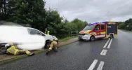 Samochód wpadł do rowu i dachował, kobieta trafiła do szpitala - zdjęcie 2