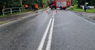 Samochód wpadł do rowu i dachował, kobieta trafiła do szpitala - zdjęcie 3